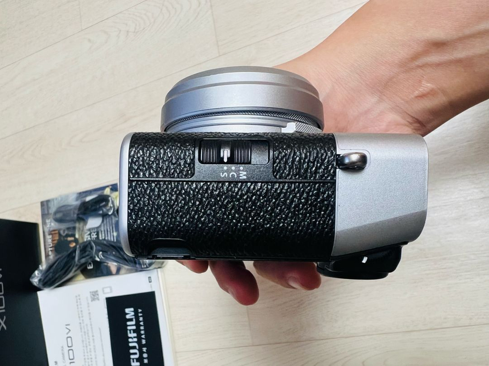 후지필름 x100vi 실버 색상 팝니다--4