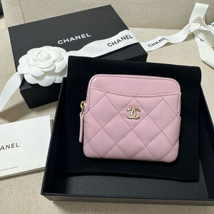 샤넬 클래식 캐비어 지퍼 카드지갑 연핑크 새제품 AP2061