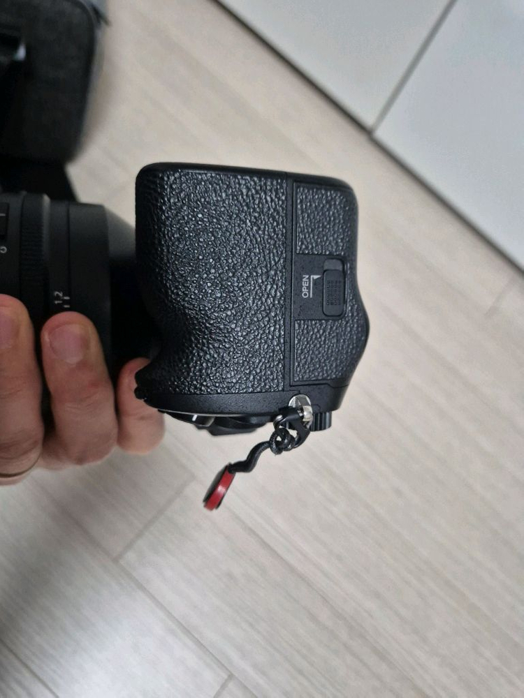 소니 A7M4 바디만 판매 컷수 3만이상--3