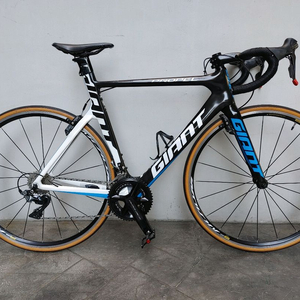 상태 최상 기함급 15년 자이언트 프로펠 sl0 듀라에이스 카본 로드자전거 m사이즈 팔아요.