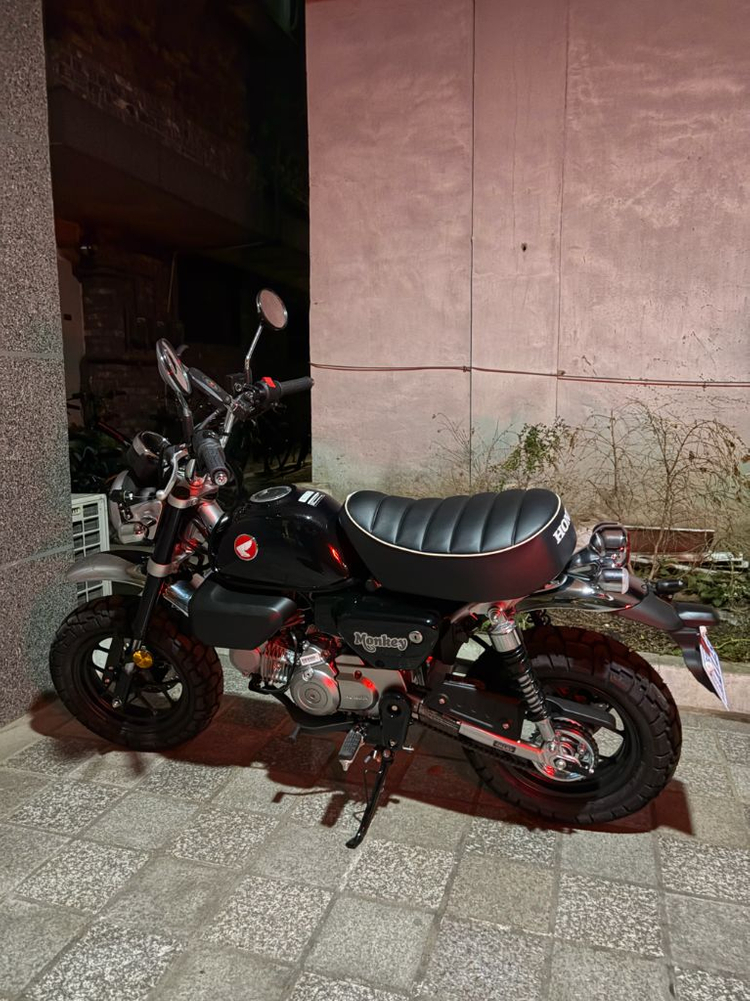 혼다 몽키 125cc 오토바이 이미지