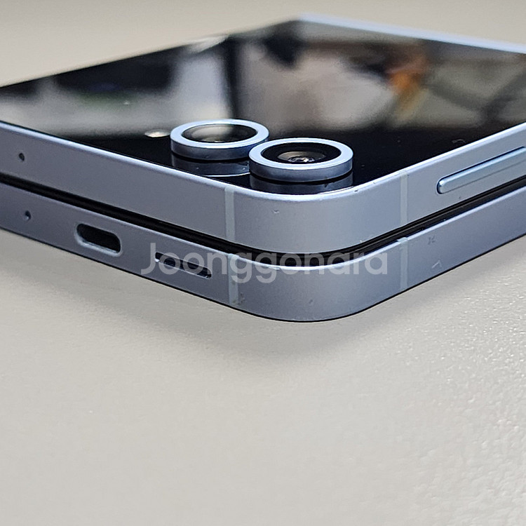 *43만원* 갤럭시 Z플립6 블루 256기가 24년 12월개통 덜펴짐X 깔끔한폰 판매합니다--4