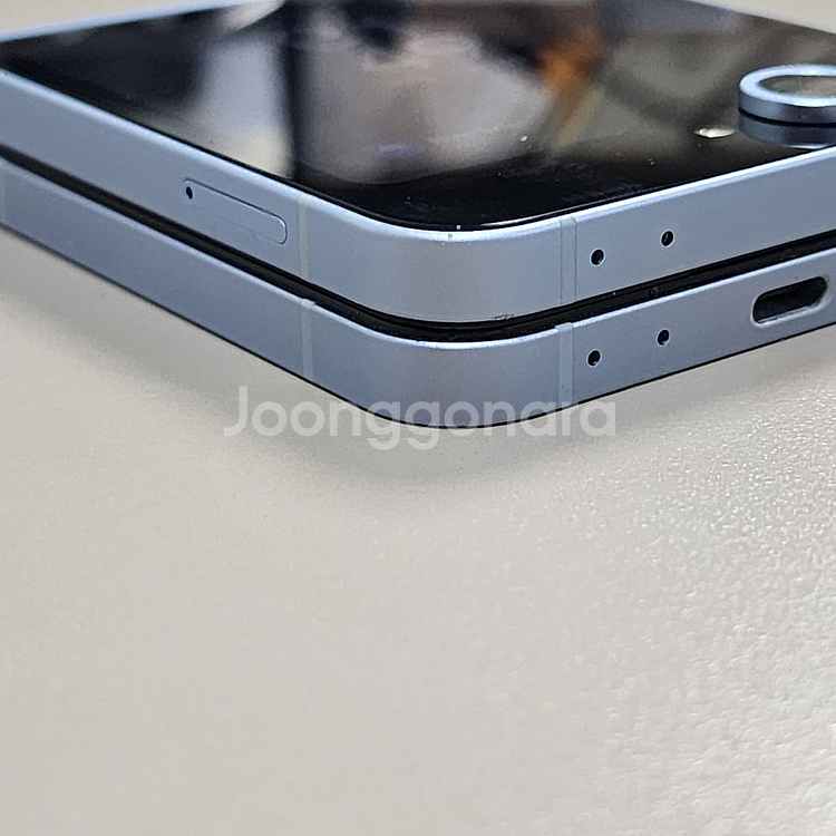 *43만원* 갤럭시 Z플립6 블루 256기가 24년 12월개통 덜펴짐X 깔끔한폰 판매합니다--3