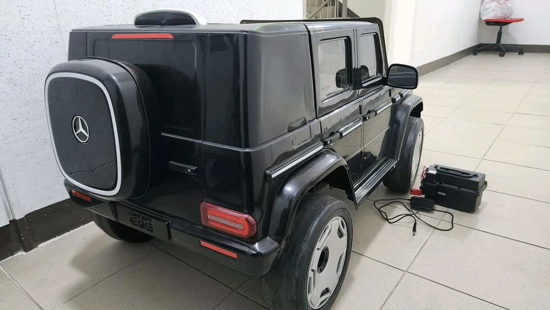 메르세데스 벤츠 G63 전동차 이미지