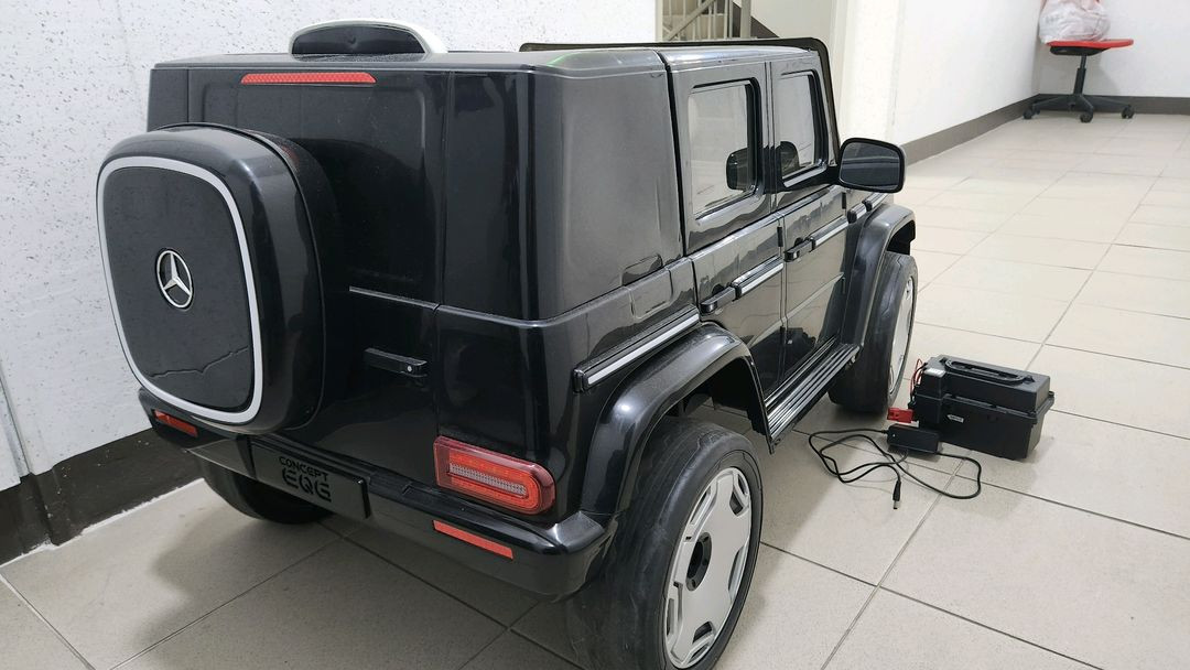 메르세데스 벤츠 G63 전동차 이미지