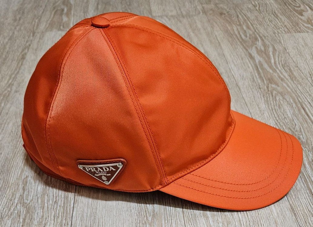 정품 프라다 삼각로고 볼캡 파격가 (1회착용)--0