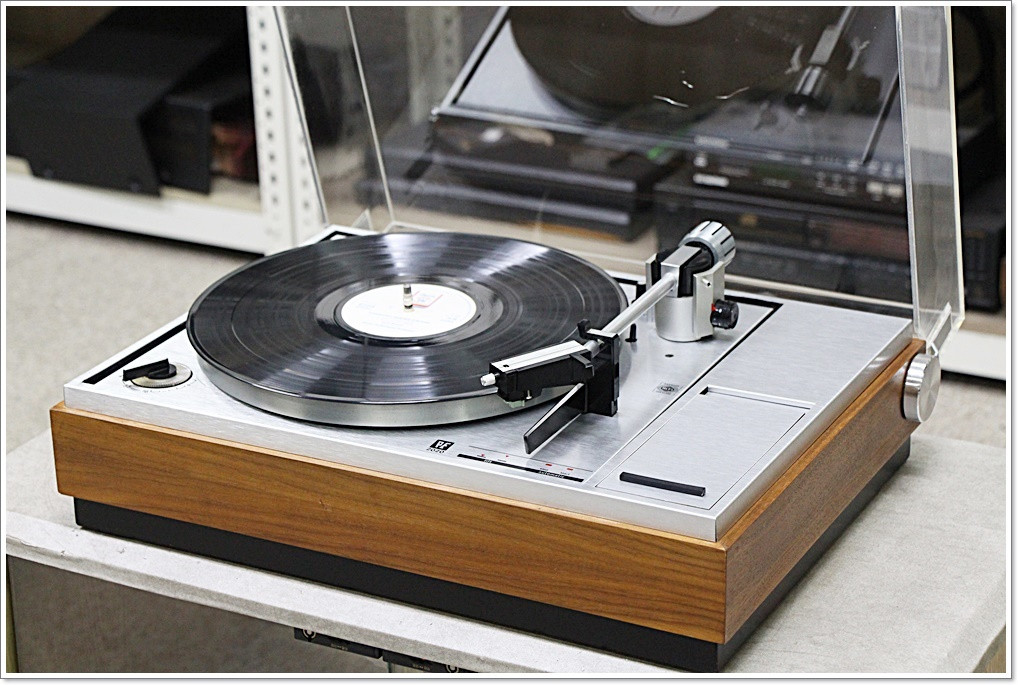 PE(독일) A급 전자동 명기 턴테이블 모델 PE 2020L 이미지