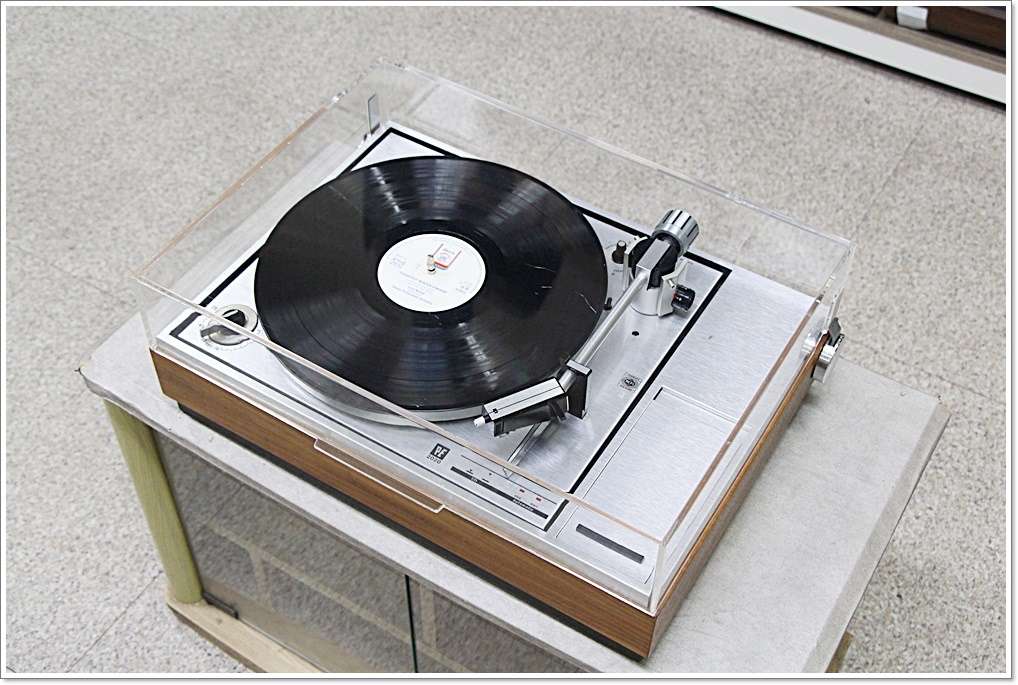 PE(독일) A급 전자동 명기 턴테이블 모델 PE 2020L 이미지