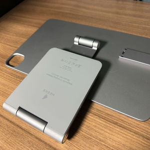 니케 아이패드 프로 13인치(M4/M5) 마그네틱 무선충전거치대