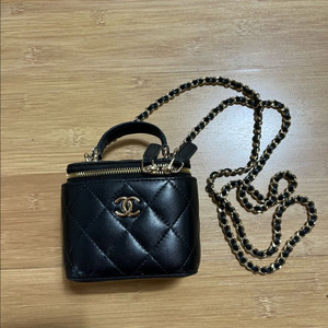 샤넬 탑핸들 베니티백 정사각 이미지