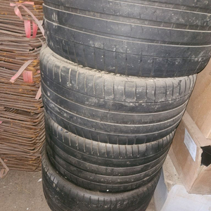 타이어 (ps4s 275 35 20 / 285 35 20) 중고 팜니다.