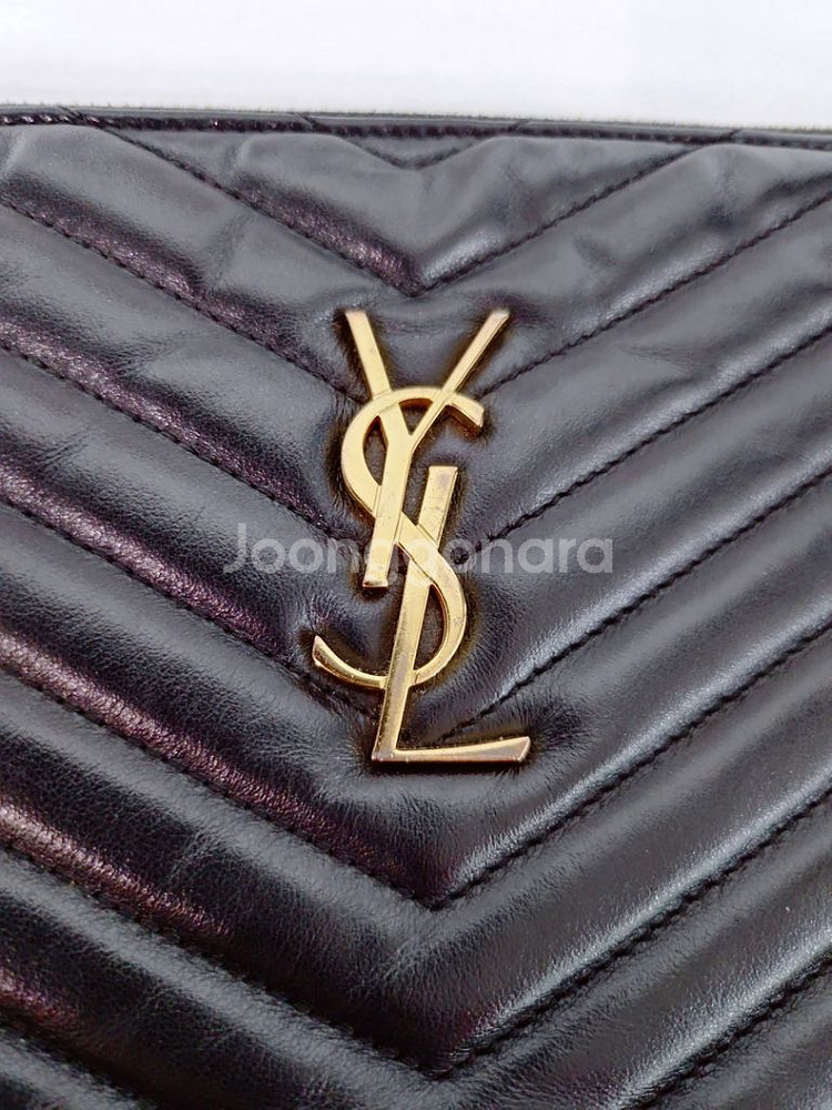 생로랑 마틀라세 금장 모노그램 스트랩 클러치백--4