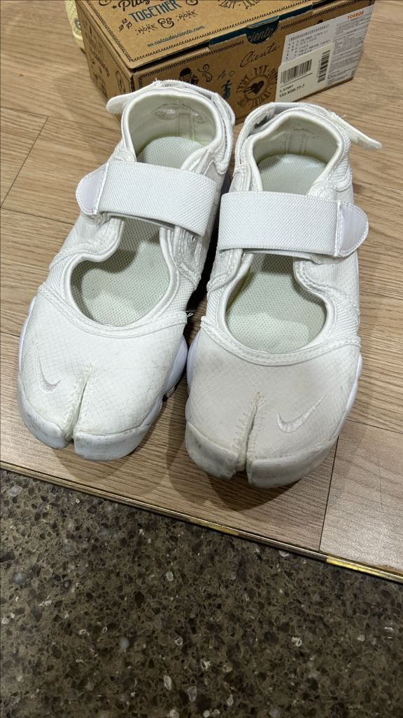 나이키 에어리프트 화이트 230 이미지