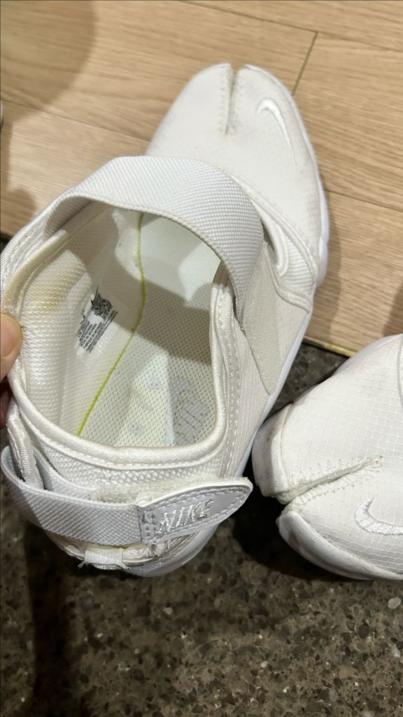 나이키 에어리프트 화이트 230 이미지