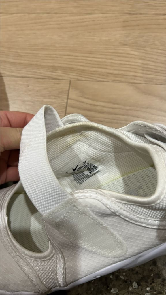 나이키 에어리프트 화이트 230 이미지