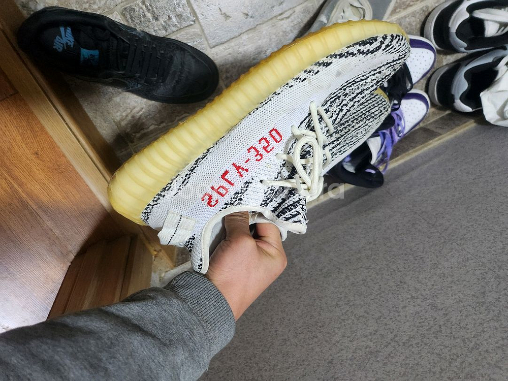 정품 아디다스 이지부스트 350 v2 265ㅡ270--0