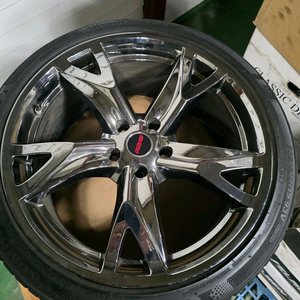스팅어,g70,bmw 3시리즈,벤츠 c클래스용 19인치 블랙크롬휠+윈터(스노우)타이어 세트 팝니다