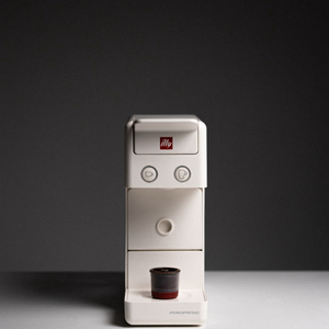 일리 커피머신 화이트 상태좋음