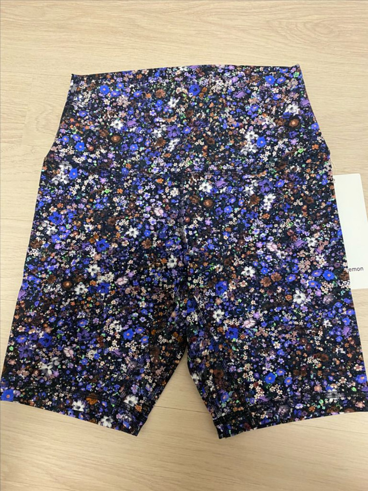 룰루레몬 얼라인 하이라이즈 HR쇼츠 8--3