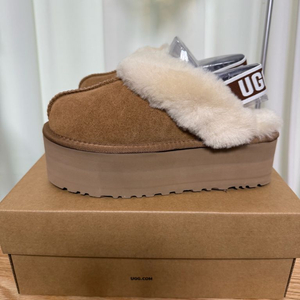 어그 펀케트 6 (새상품)