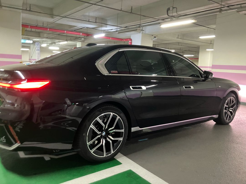 bmw i7 xdrive 60 m sport 리스승계합니다--3