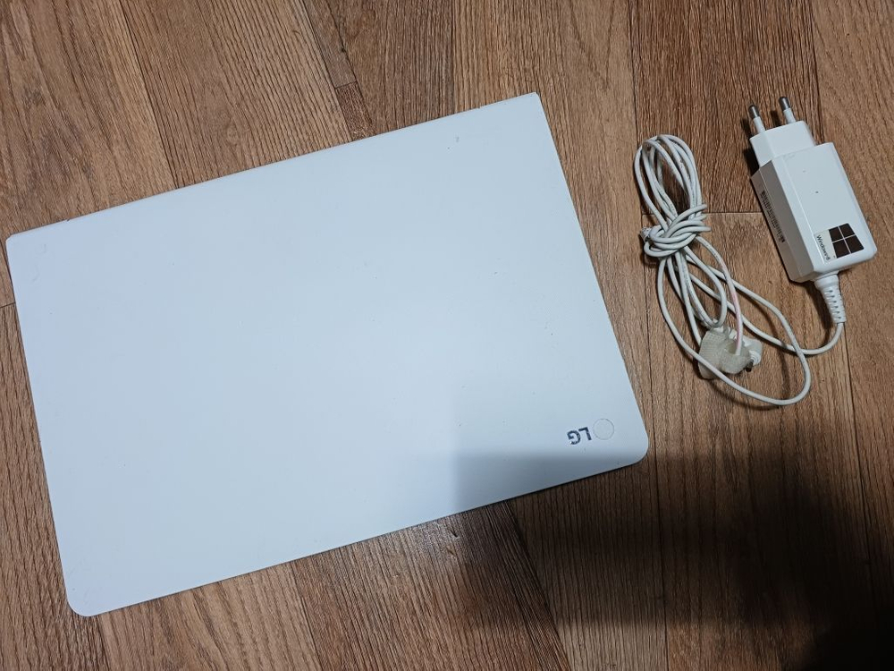 LG 13U36 노트북 CPU N3700 13인치 액정에 세로 1줄 이미지