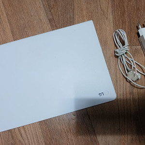 LG 13U36 노트북 CPU N3700 13인치 액정에 세로 1줄 이미지