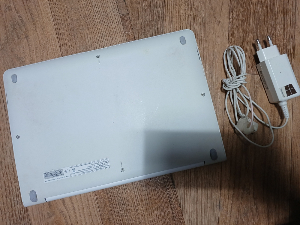 LG 13U36 노트북 CPU N3700 13인치 액정에 세로 1줄 이미지