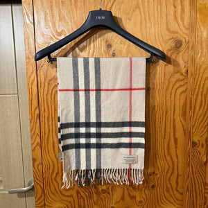 버버리 23 f/w 캐시미어 100% 머플러(목도리)