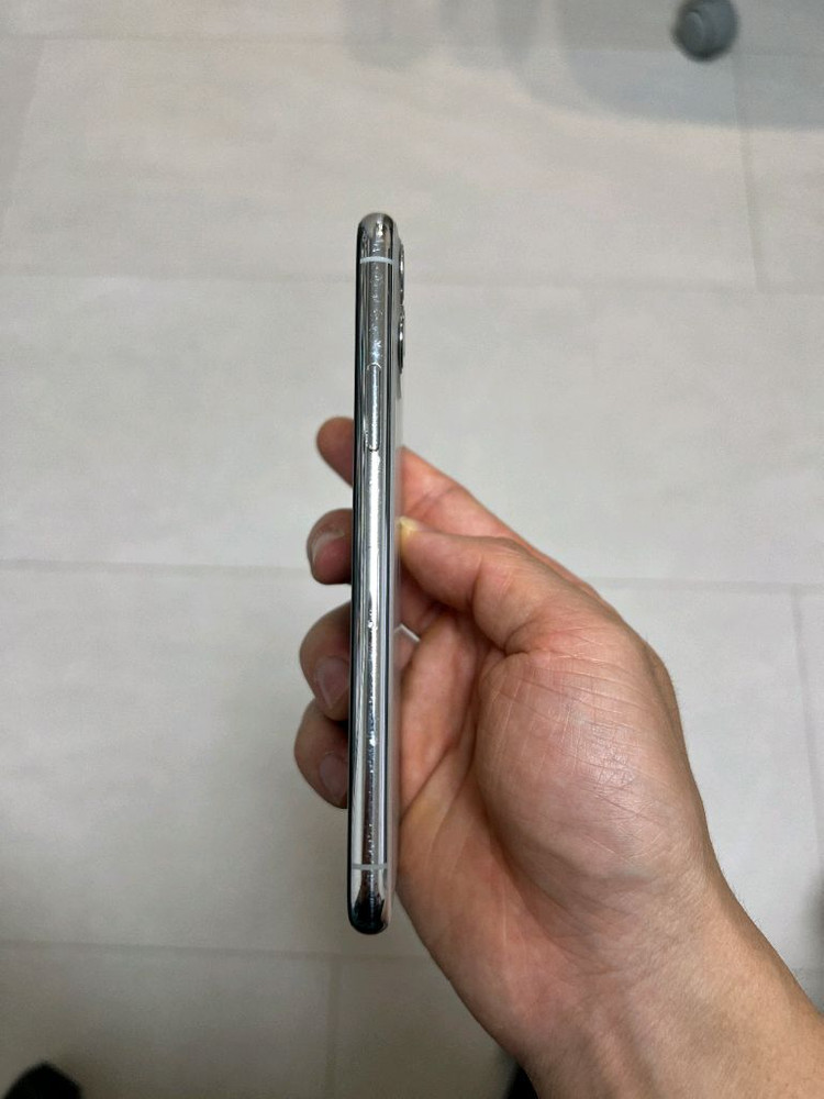 아이폰11프로 256기가 화이트 팔아요 이미지