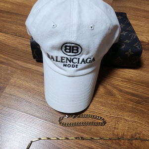 정품 발렌시아가 모드 BB 캡 모자