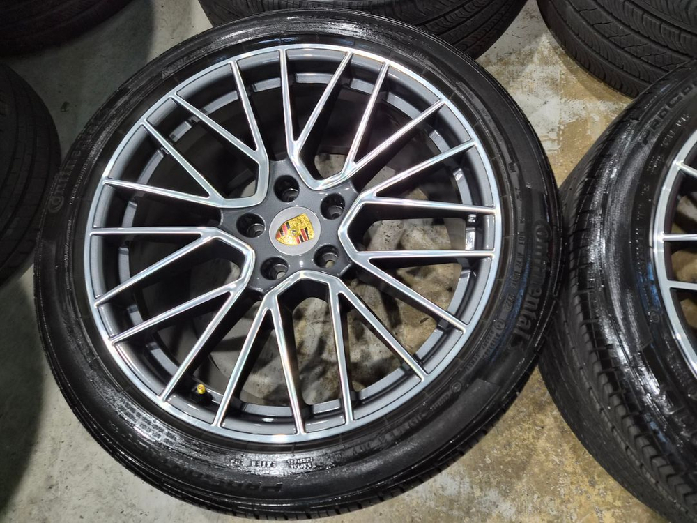 포르쉐 카이엔RS스파이더 21인치 순정 휠타이어 판매합니다--4