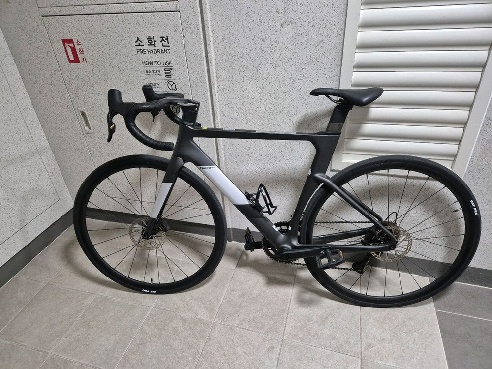자바 푸오코 se 카본 로드자전거 m사이즈 팝니다.--1