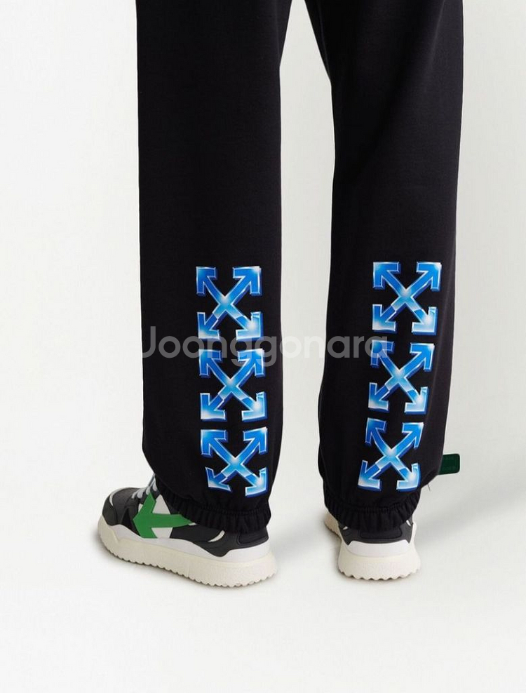 오프화이트 블루메탈 에로우 슬림 스웨트 팬츠 조거 트레--4