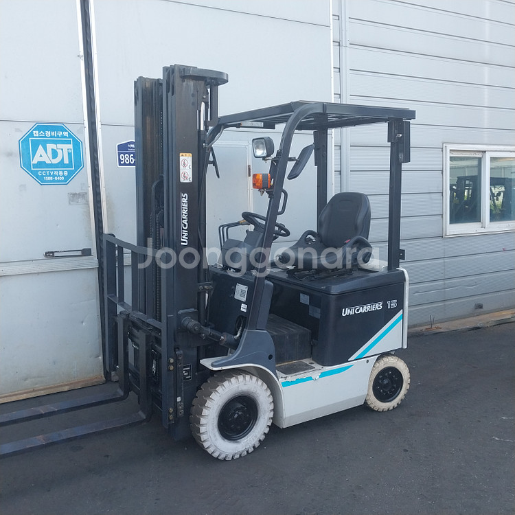 유니캐리어스 1.5톤 전동지게차 3단5000MM 사이드쉬프트장착 2019년식 신차수준--2
