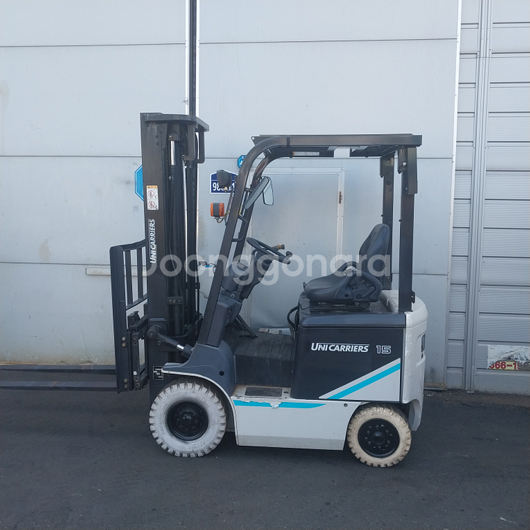 유니캐리어스 1.5톤 전동지게차 3단5000MM 사이드쉬프트장착 2019년식 신차수준--0