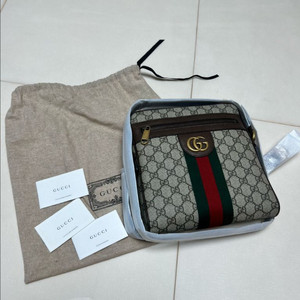 (새상품) 구찌 오피디아 GG 메신저백 판매합니다