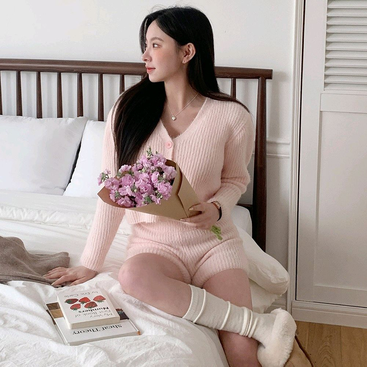 울 니트 V넥 크롭 가디건 나시 숏팬츠 세트--5