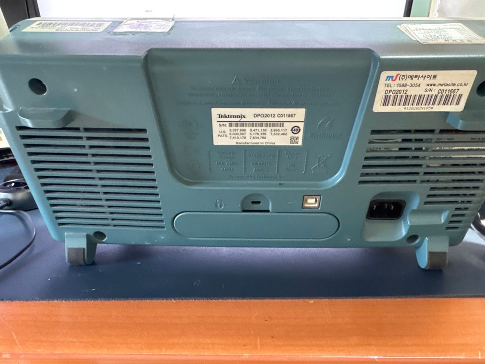 디지털 오실로스코프 Tektronix 텍트로닉스 사의 DPO2012 Oscilloscope--2