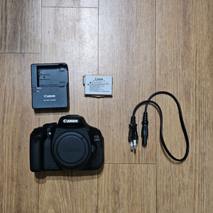 캐논 EOS 600D DSLR 카메라