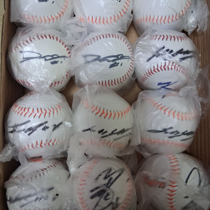 한화 이글스 선수단(장종훈, 문동주, 노시환) 친필사인볼 2