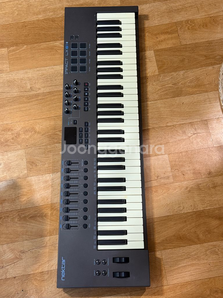 넥타임팩트 LX61+ 미디키보드 61건반--0