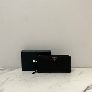 프라다 사피아노 레더 삼각로고 지퍼 장지갑 블랙 1ML506