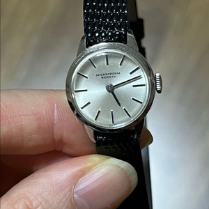 여성 빈티지 iwc 수동 시계