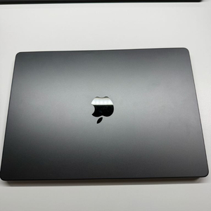 맥북 프로 m3 pro / 스페이스 블랙 / 18, 512