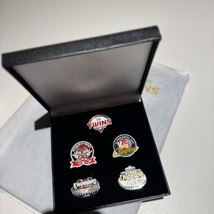 LG트윈스 23년 우승기념 메탈뱃지세트