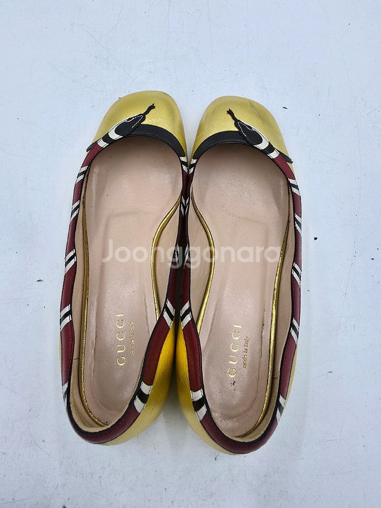 [GUCCI 골드 뱀 디테일 플랫슈즈 / 36사이즈]--1