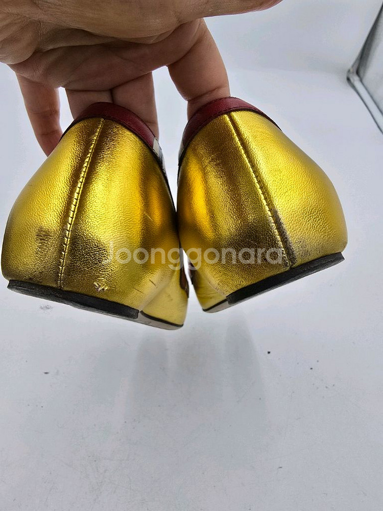 [GUCCI 골드 뱀 디테일 플랫슈즈 / 36사이즈]--5