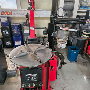 버틀러 타이어탈착기