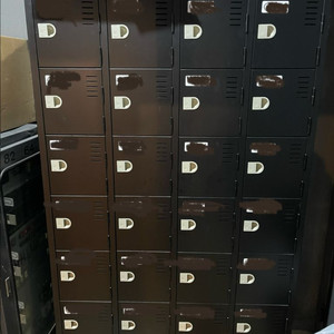 24칸 철제 사물함 이미지